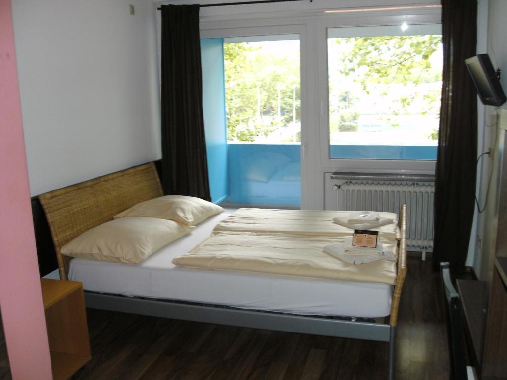 Ft Hotel Freiburg im Breisgau Room photo